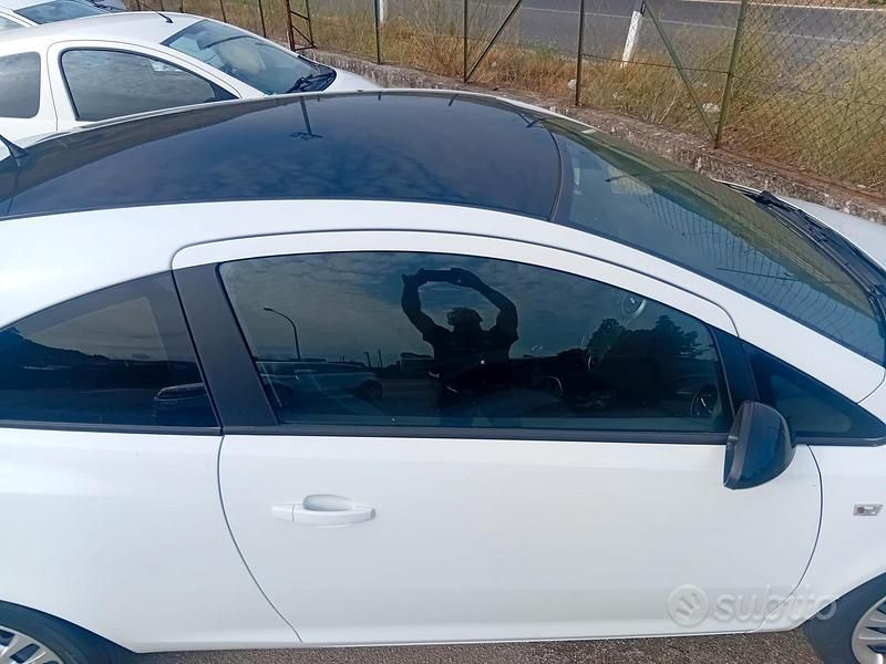 Usata Opel Corsa 86 CV (63 kW) 2012 Bianco Berlina