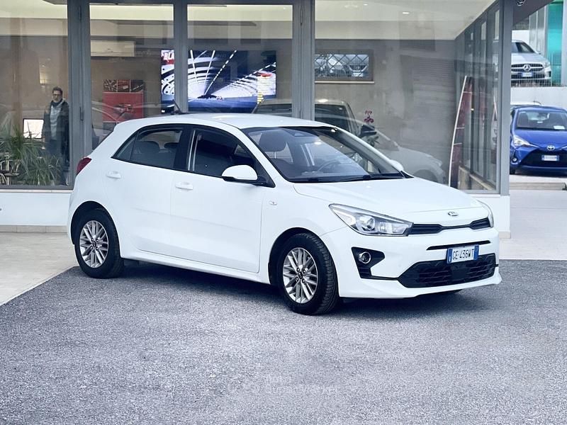 Bianco Usata 2021 Kia Rio GT-Line Berlina | 12.900 € (Buon prezzo) - Immagine 1/4
