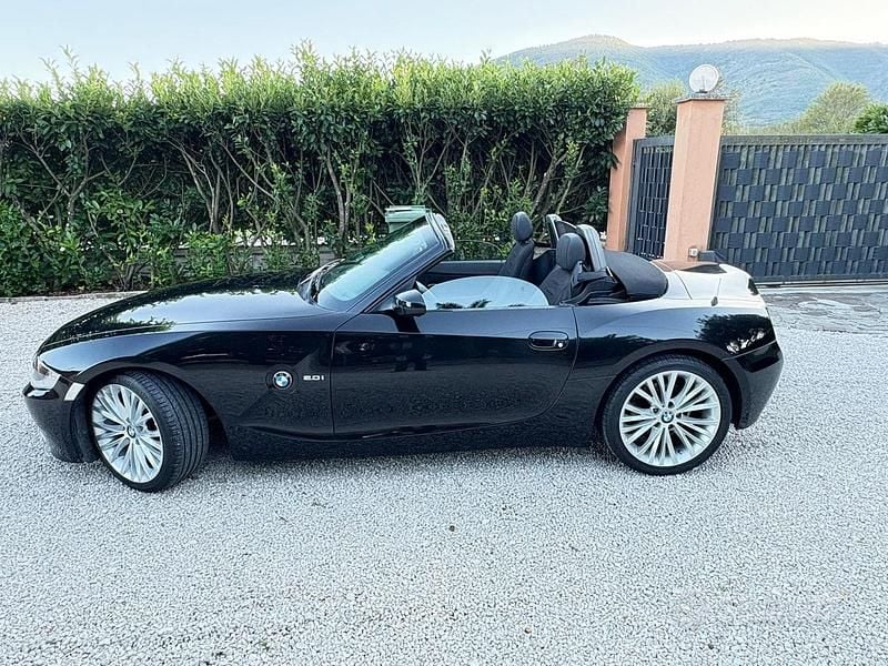 Usado BMW Z4 150 HP (110 kW) 2007 Preto Cabrios