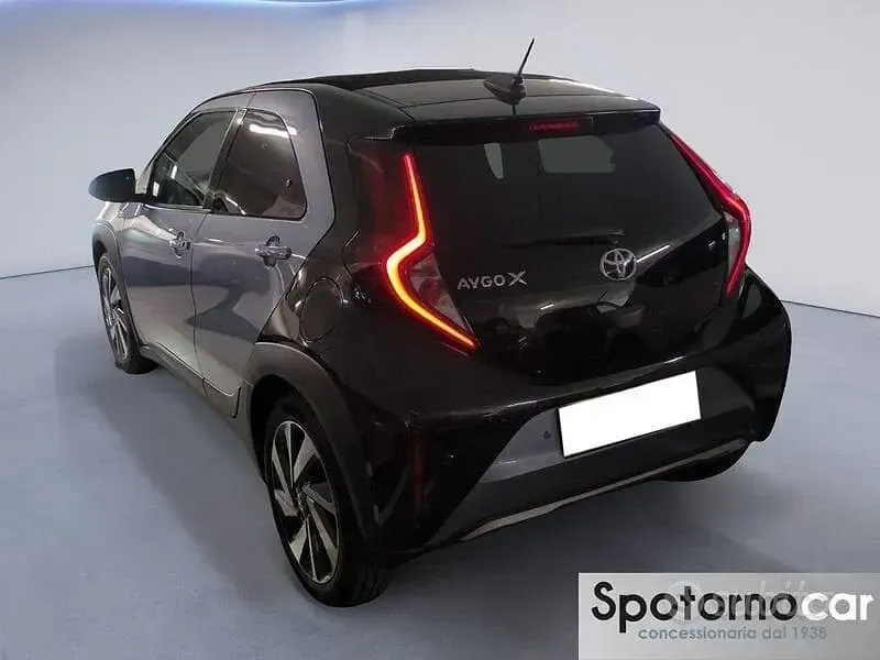 Usata Toyota Aygo X Lounge 72 CV (52 kW) 2025 Blu/azzurro SUV