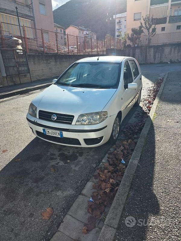 Bianco Usata 2004 Fiat Punto Due volumi | 1200 € - Immagine 1/4
