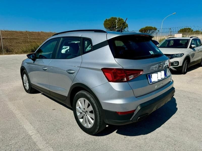 Usata Seat Arona Reference 95 CV (69 kW) 2022 Argento SUV