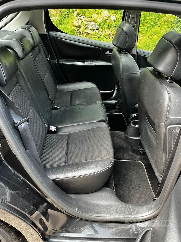 Usata Peugeot 207 109 CV (80 kW) 2006 Nero Utilitaria