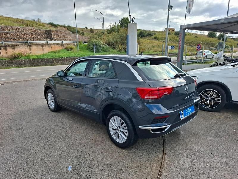 Usata VW T-Roc 115 CV (84 kW) 2019 Grigio SUV