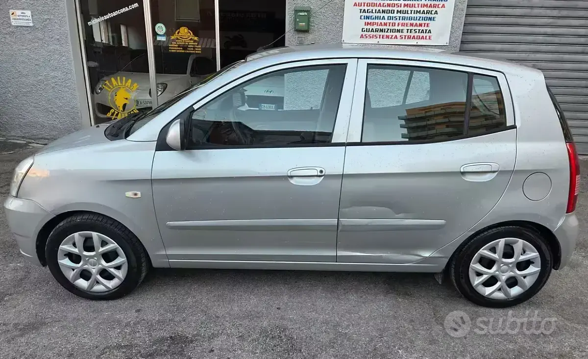 Usata Kia Picanto 75 CV (55 kW) 2006 Grigio Utilitaria