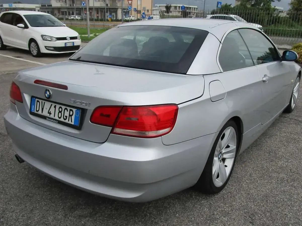 Usata BMW 320 Cabriolet 170 CV (125 kW) 2009 Argento Cabrio
