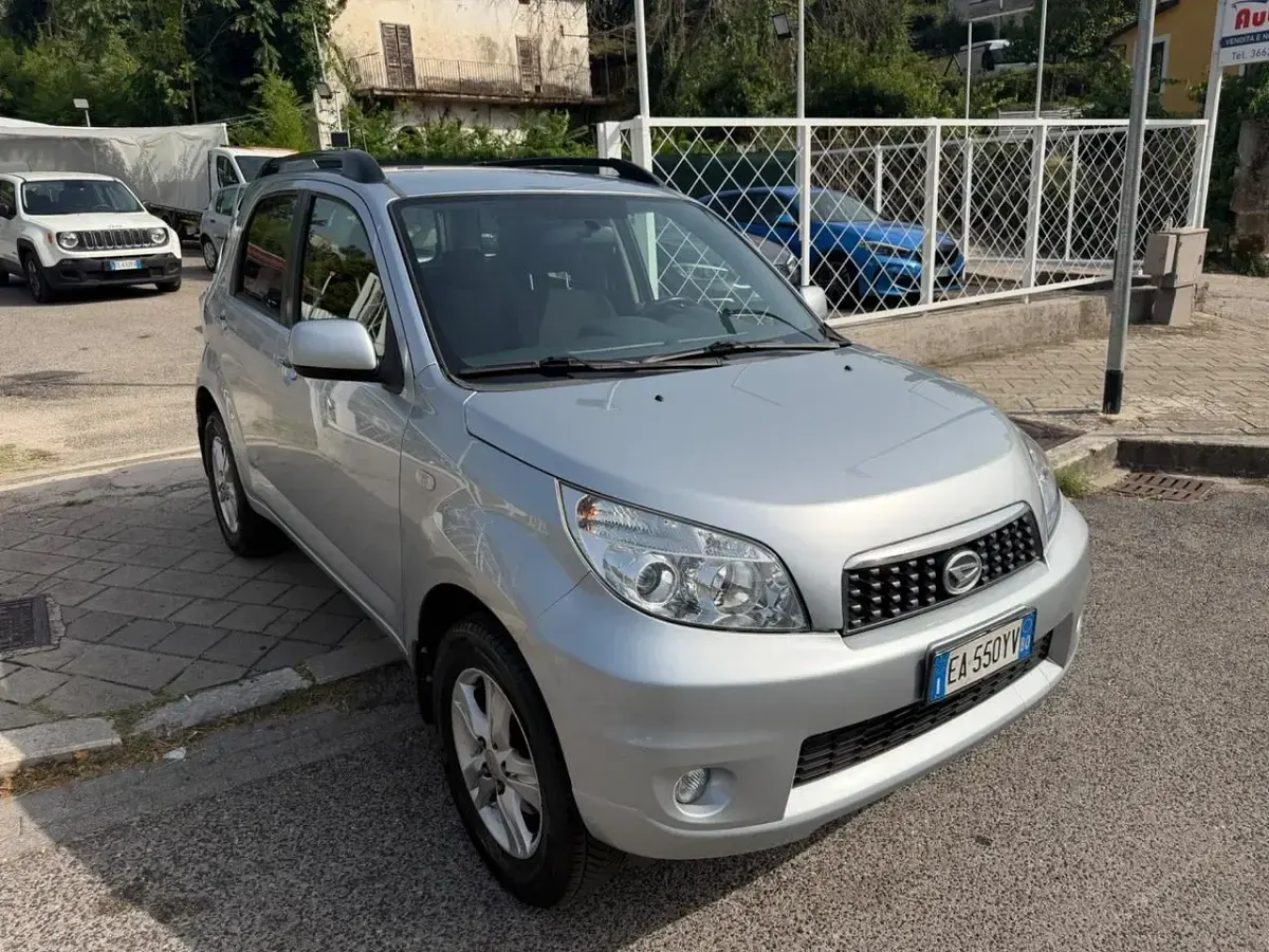 Usata Daihatsu Terios 104 CV (76 kW) 2010 Argento SUV