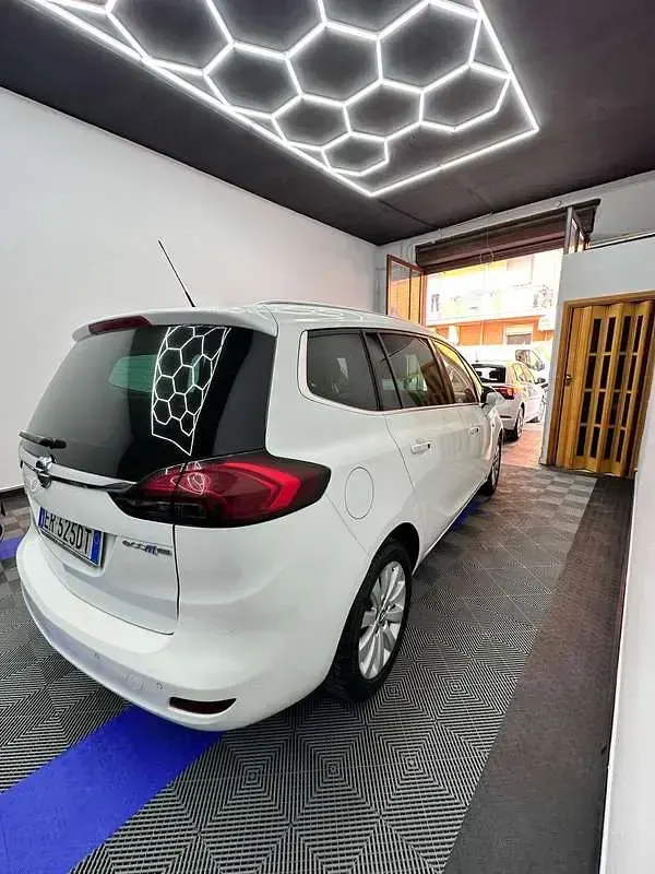 Usata Opel Zafira Tourer 150 CV (110 kW) 2012 Monovolume