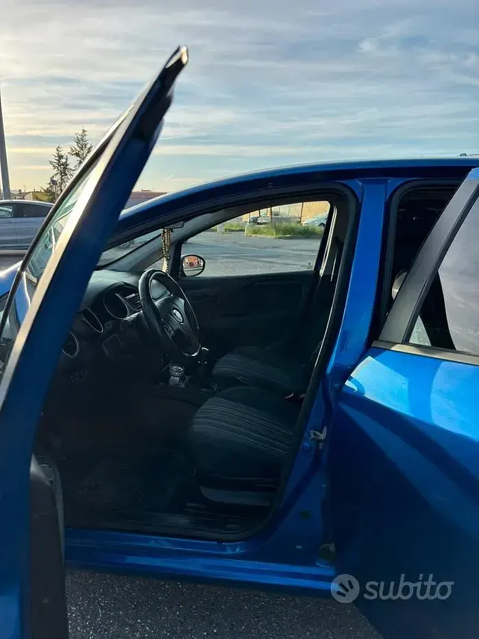 Usata Fiat Punto Evo 77 CV (56 kW) 2012 Blu Utilitaria