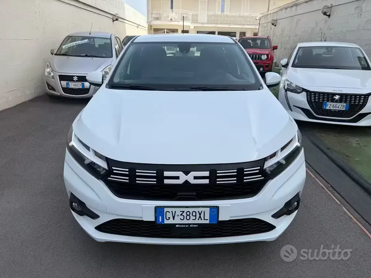 Usata Dacia Sandero 101 CV (74 kW) 2024 Bianco Berlina