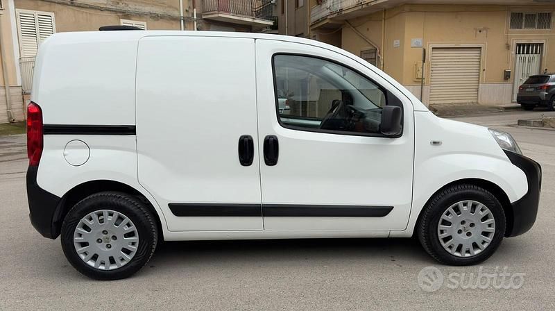 Usata Peugeot Bipper Premium 80 CV (58 kW) 2013 Bianco Monovolume