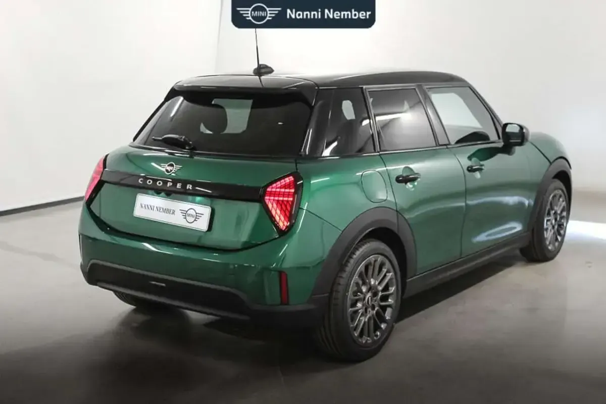 Nuova Mini Cooper Classic 114 kW (156 CV) 2026 British racing green iv Utilitaria