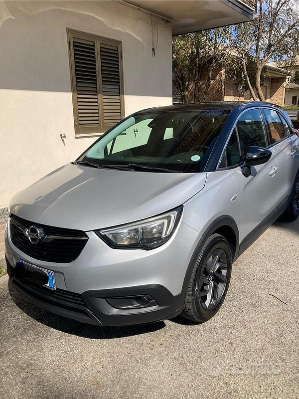 Usata Opel Crossland X Eco 102 CV (75 kW) 2019 Grigio SUV