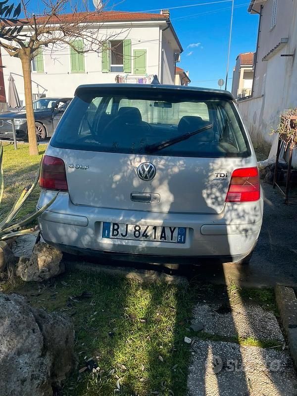 Usata VW Golf IV 2000 Grigio Berlina