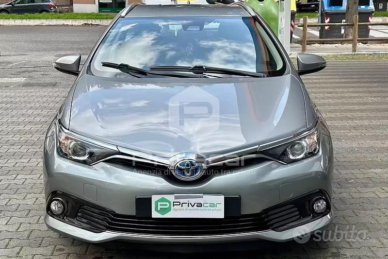 Usata Toyota Auris Touring Sports Business Edition 99 CV (72 kW) 2018 Verde Station wagon