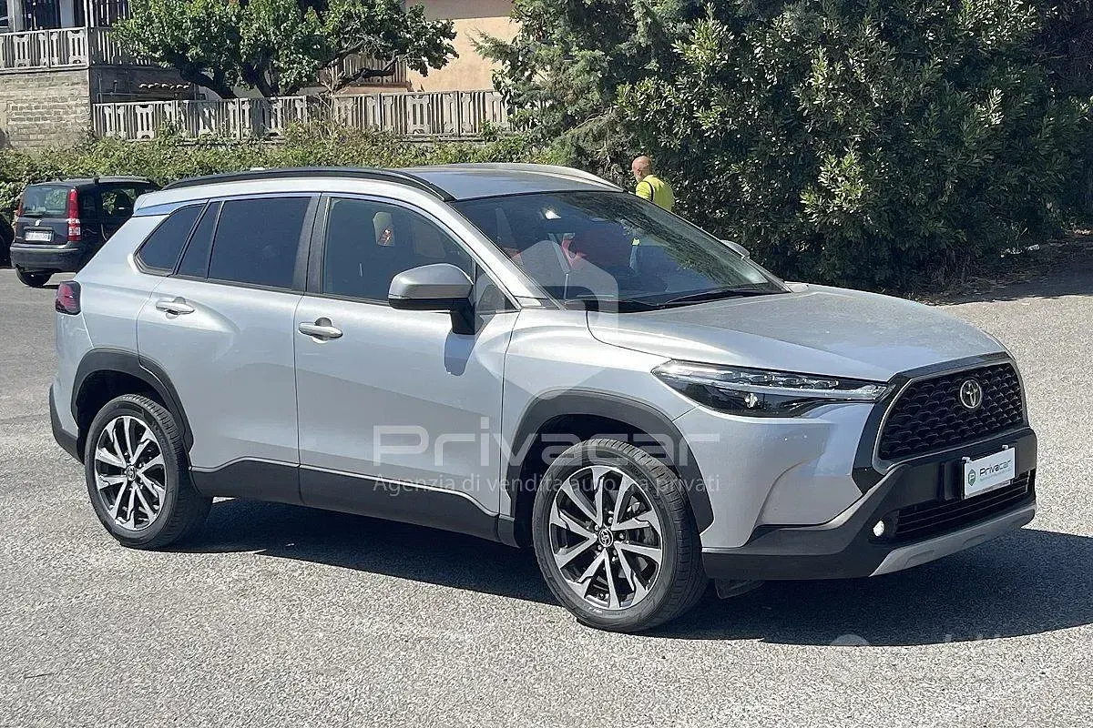 Usata Toyota Corolla Cross Trend 98 CV (72 kW) 2024 Grigio SUV