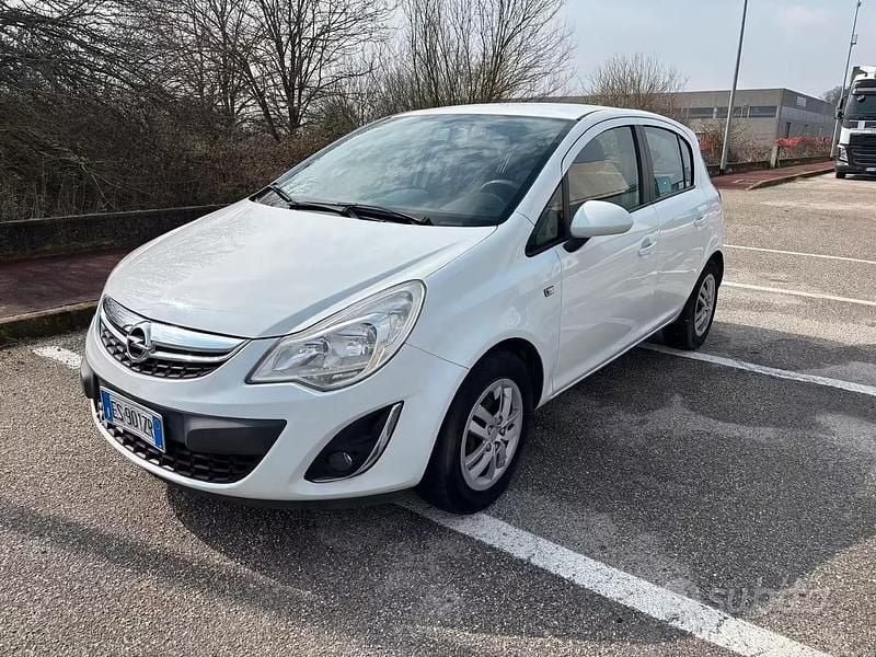 Usata Opel Corsa Sport 86 CV (63 kW) 2013 Bianco Utilitaria