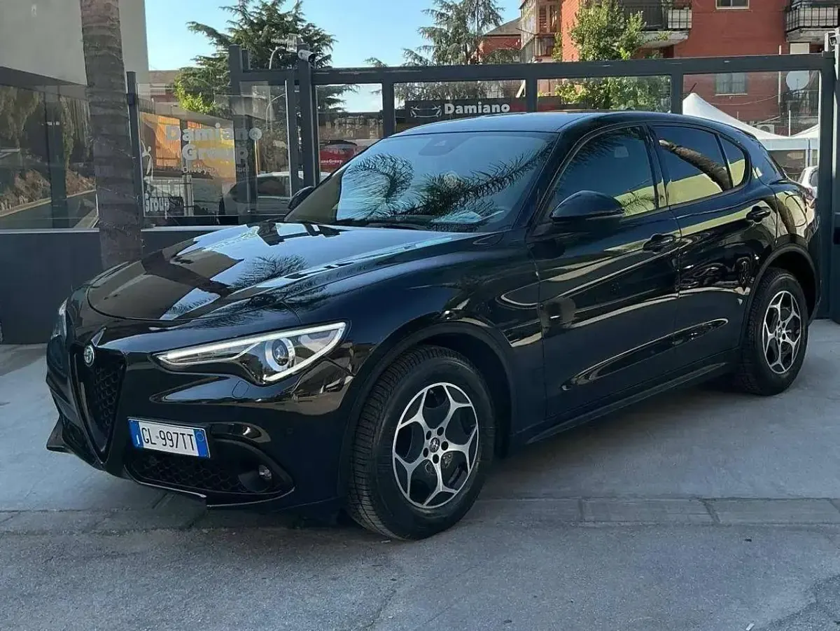 Usata Alfa Romeo Stelvio Business 160 CV (117 kW) 2022 Nero SUV