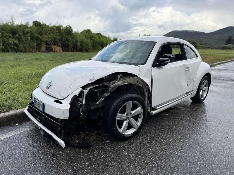 Usata 2013 VW Maggiolino Sportline Tre volumi | 4900 € (Super prezzo) - Immagine 1/4