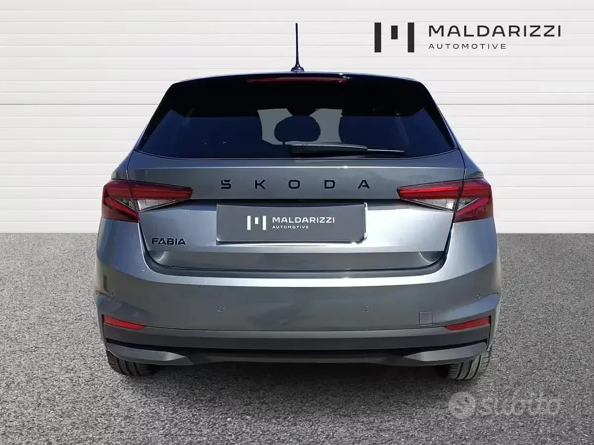 Usata Skoda Fabia 95 CV (69 kW) 2025 Grigio Utilitaria