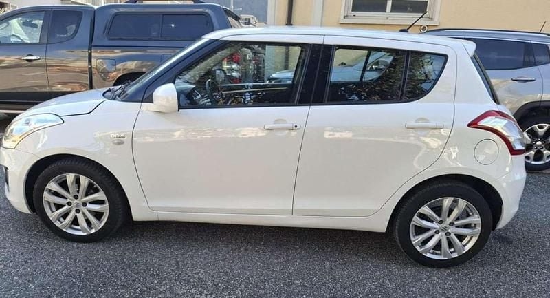 Usata Suzuki Swift 75 CV (55 kW) 2015 Bianco Utilitaria