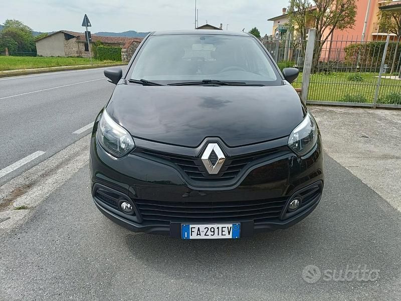 Usata Renault Captur 90 CV (66 kW) 2015 Nero SUV