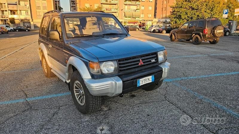 Usata Mitsubishi Pajero Select 149 CV (109 kW) 1992 Blu SUV