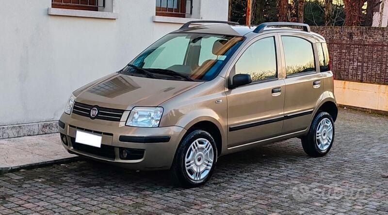 Beige Usata 2009 Fiat Panda Dynamic Utilitaria | 4490 € (Cara) - Immagine 1/4