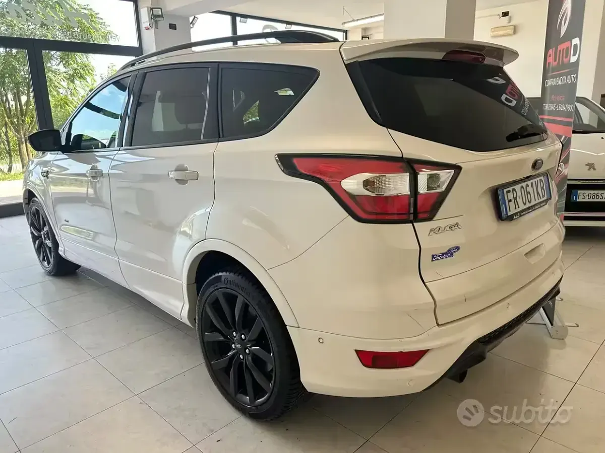 Usata Ford Kuga ST-Line 179 CV (131 kW) 2018 Bianco SUV