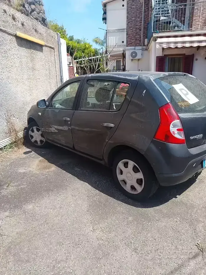 Usata Dacia Sandero 75 CV (55 kW) 2009 Grigio Berlina