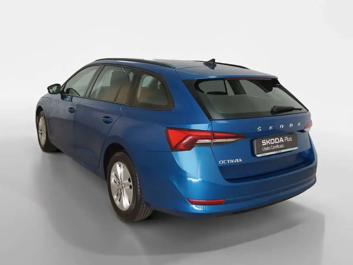 Usata Skoda Octavia Executive 116 CV (85 kW) 2023 Blu/azzurro Station wagon