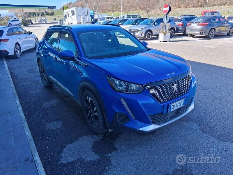 Usata Peugeot 2008 Allure 101 CV (74 kW) 2021 Blu SUV