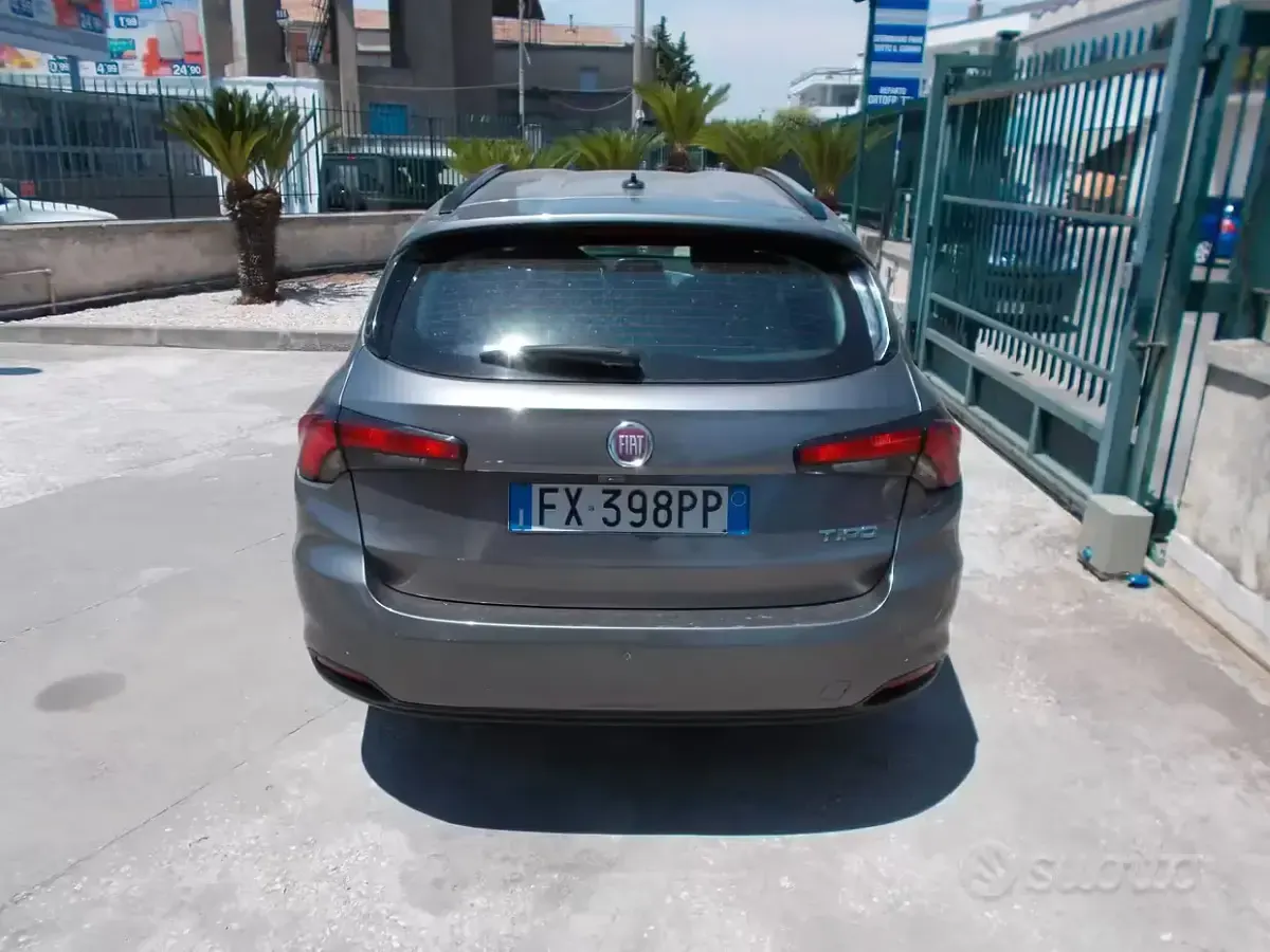 Usata Fiat Tipo Lounge 120 CV (88 kW) 2019 Grigio Station wagon
