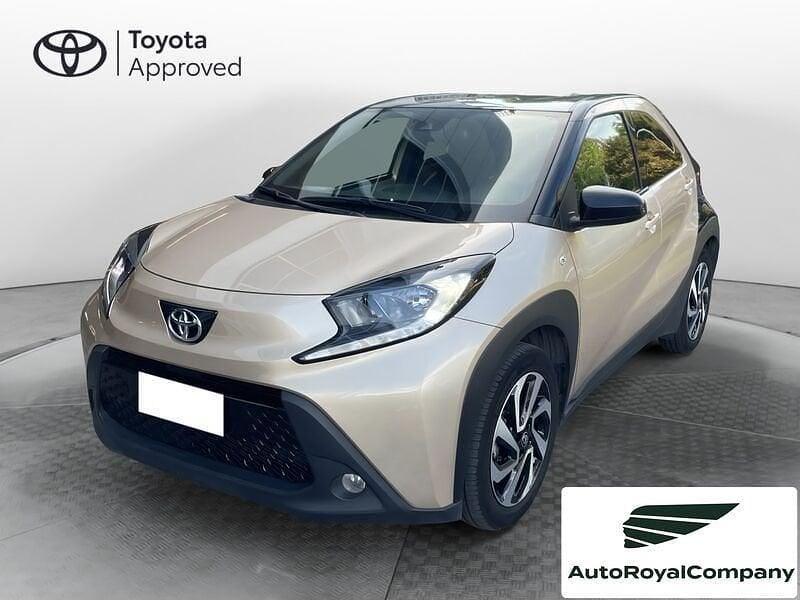 Oro Usata 2023 Toyota Aygo X Trend SUV | 14.900 € (Buon prezzo) - Immagine 1/3