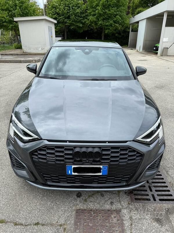Usata Audi A3 S-Line 200 CV (147 kW) 2024 Grigio Utilitaria