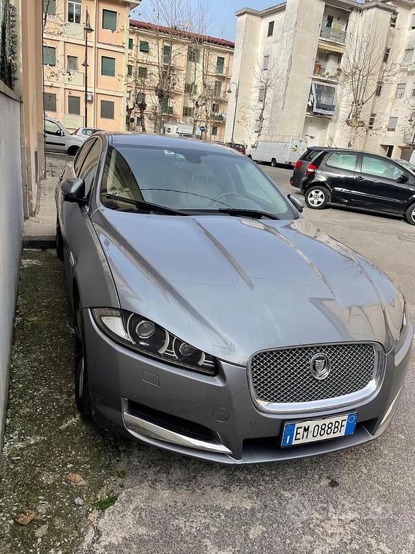 Usata Jaguar XF 190 CV (139 kW) 2012 Grigio Berlina