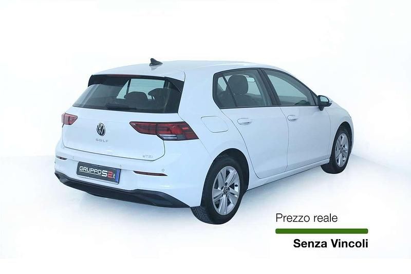 Usata VW Golf VIII Life 110 CV (80 kW) 2021 Bianco Utilitaria
