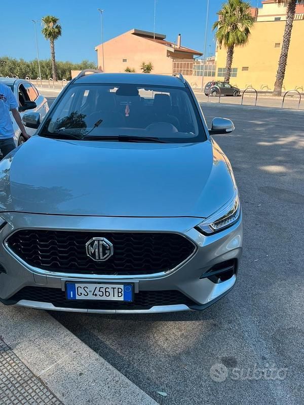 Usata MG ZS Comfort 106 CV (77 kW) 2024 Grigio Berlina