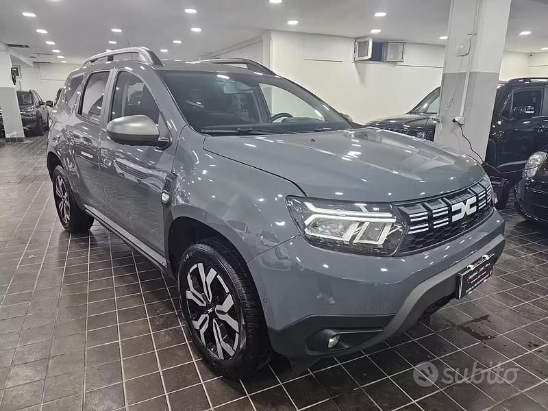 Usata Dacia Duster Prestige 101 CV (74 kW) 2023 Grigio SUV