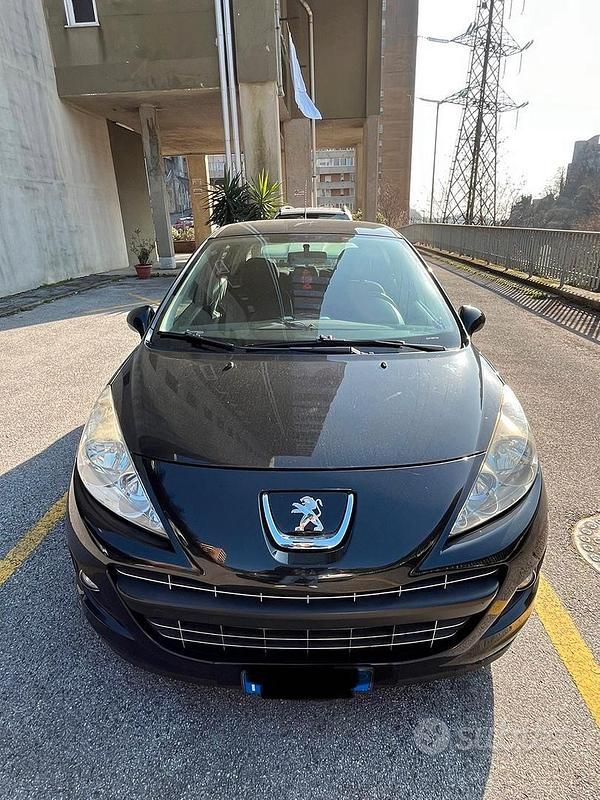 Usata Peugeot 207 70 CV (51 kW) 2012 Nero Utilitaria