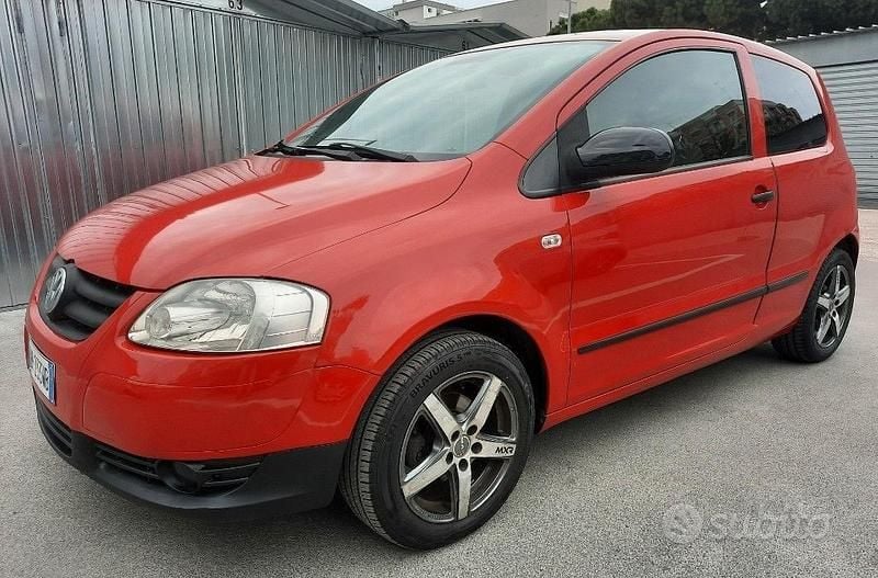 Usata VW Fox 54 CV (39 kW) 2008 Rosso Utilitaria