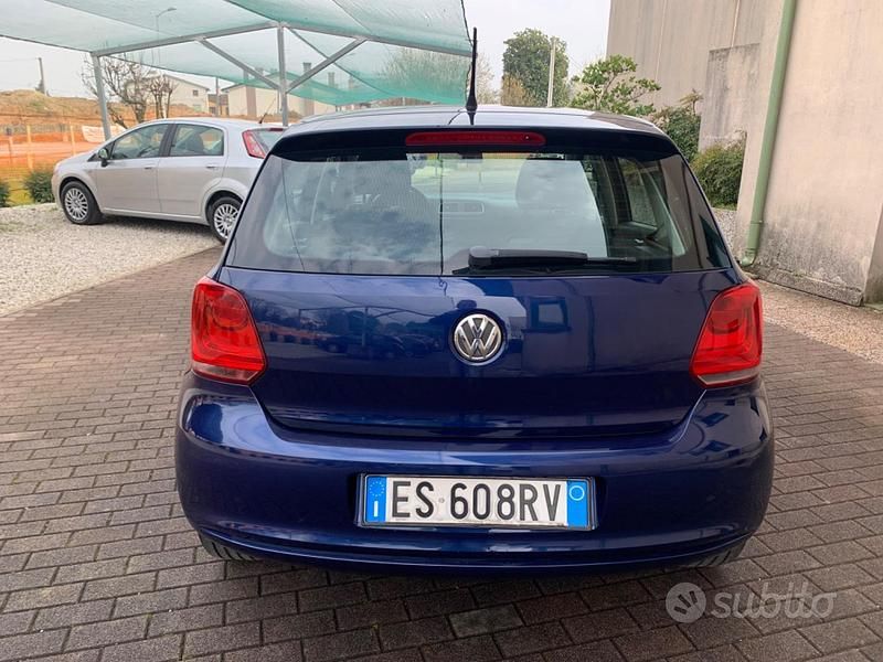 Usata VW Polo Comfortline 74 CV (54 kW) 2013 Blu Utilitaria