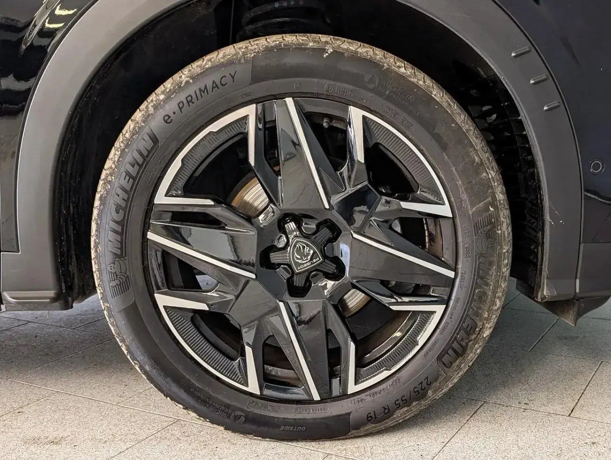 Usata Peugeot 3008 Allure 136 CV (100 kW) 2025 Nero SUV