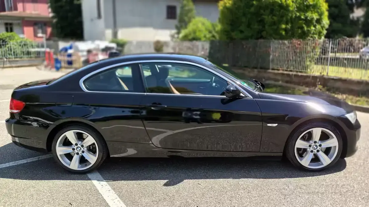 Usata BMW 335 Efficient Dynamics 306 CV (225 kW) 2010 Nero Coupé