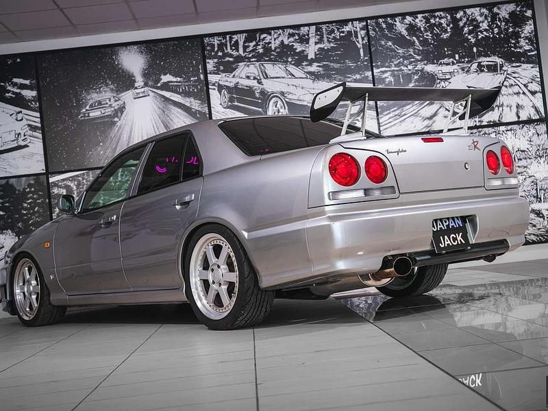 Usata Nissan Skyline 300 CV (220 kW) 2000 Argento Berlina