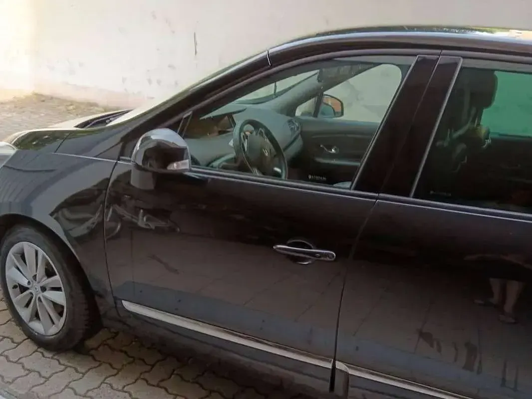Usata Renault Scenic E-Tech 110 CV (80 kW) 2012 Nero Monovolume