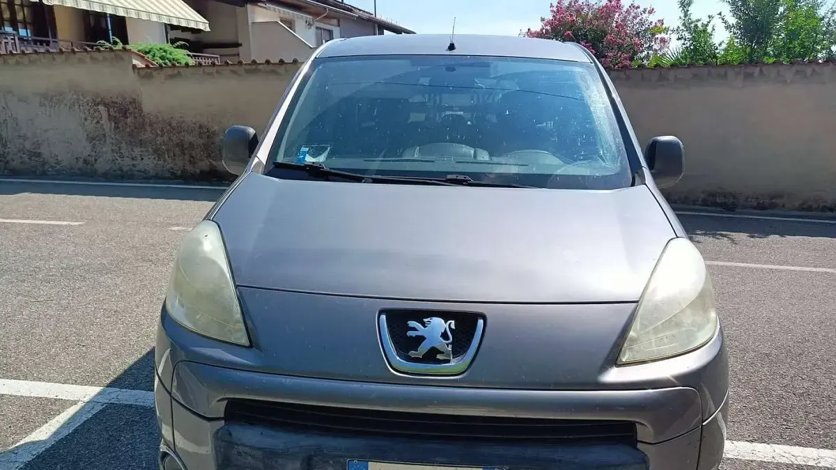 Usata Peugeot TePee Access 92 CV (67 kW) 2011 Grigio Station wagon
