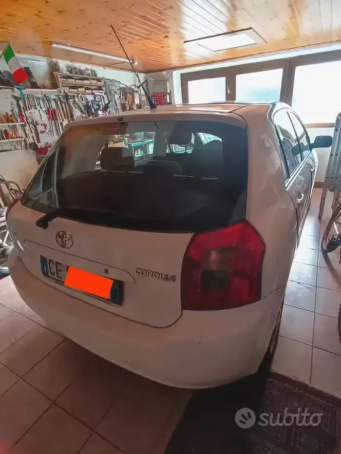 Usata Toyota Corolla 110 CV (80 kW) 2003 Bianco Berlina