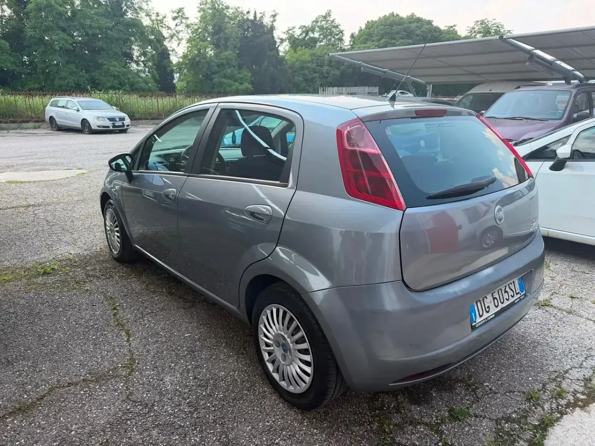 Usata Fiat Grande Punto Active 75 CV (55 kW) 2007 Blu Utilitaria