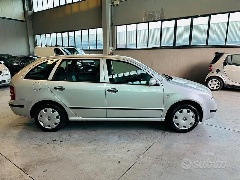 Usata Skoda Fabia Comfort 75 CV (55 kW) 2003 Grigio Station wagon
